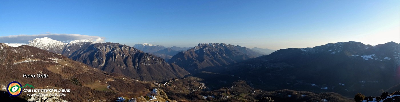 48 In cresta di vetta con bella vista sulla Val Taleggio.jpg